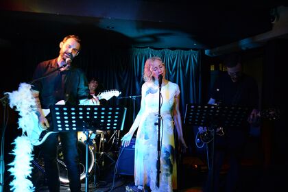 Cizí peří koncert